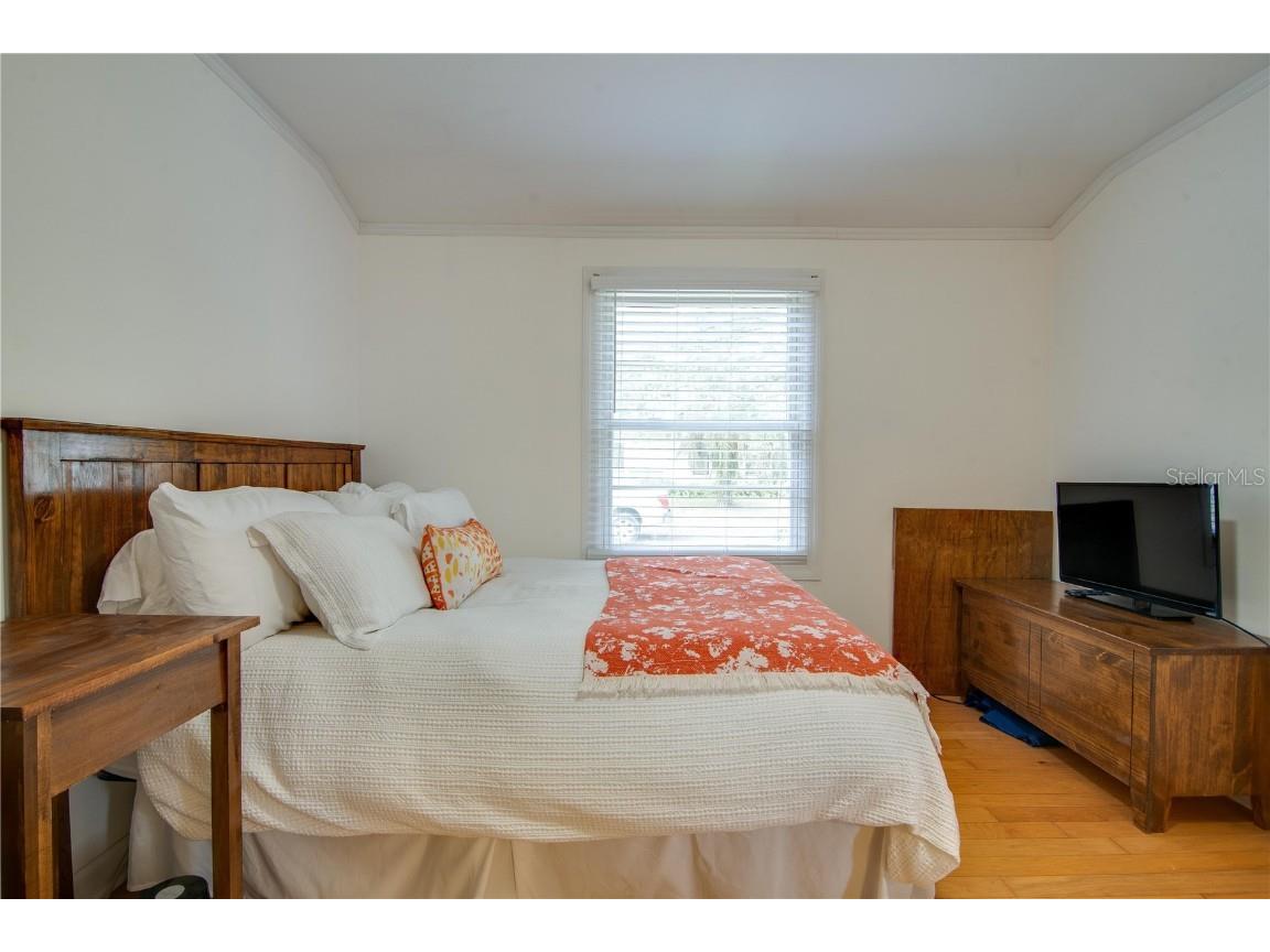 407 NE 8th Street Gainesville FL 32601 GC535267 image18