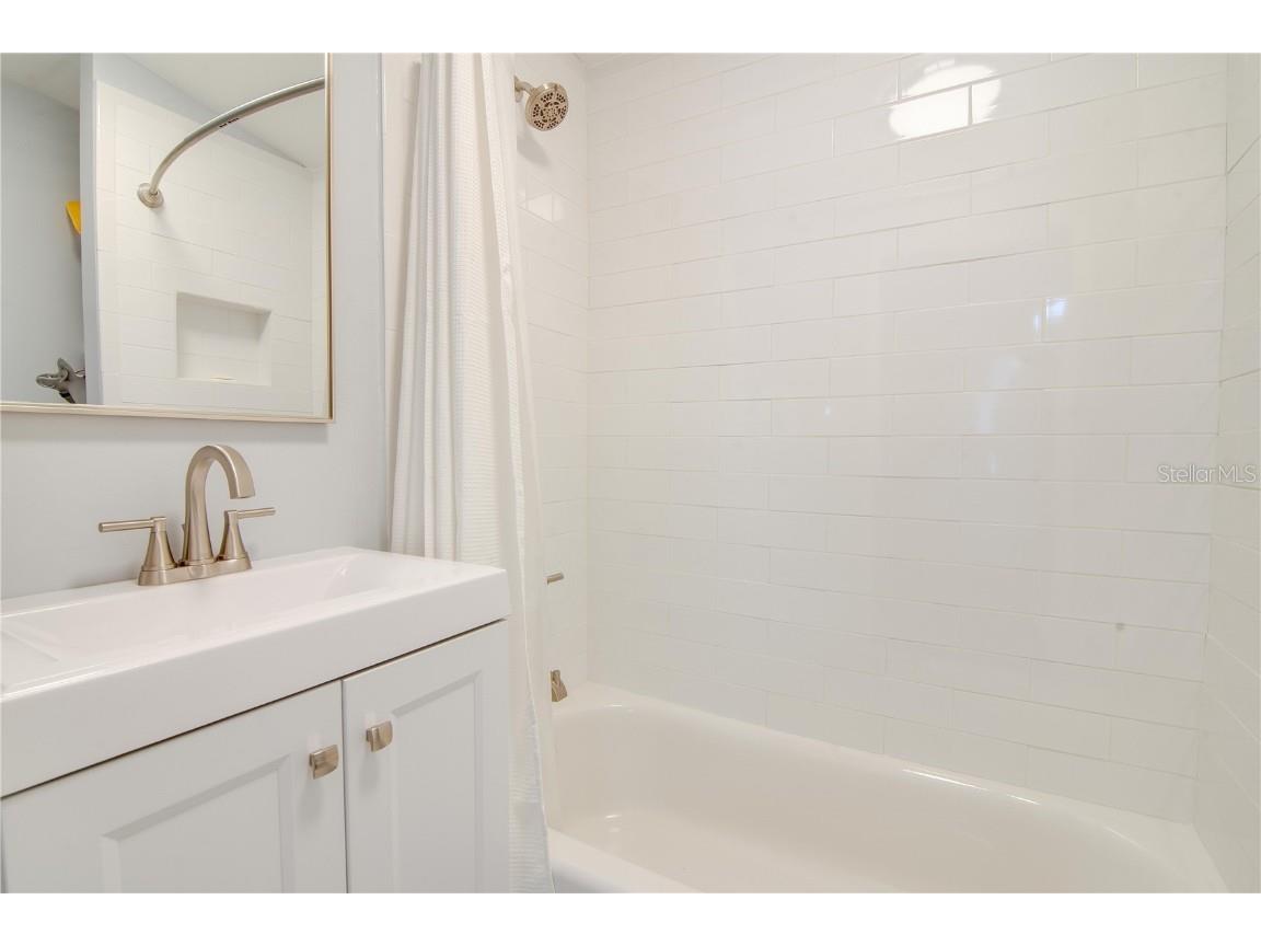 407 NE 8th Street Gainesville FL 32601 GC535267 image19