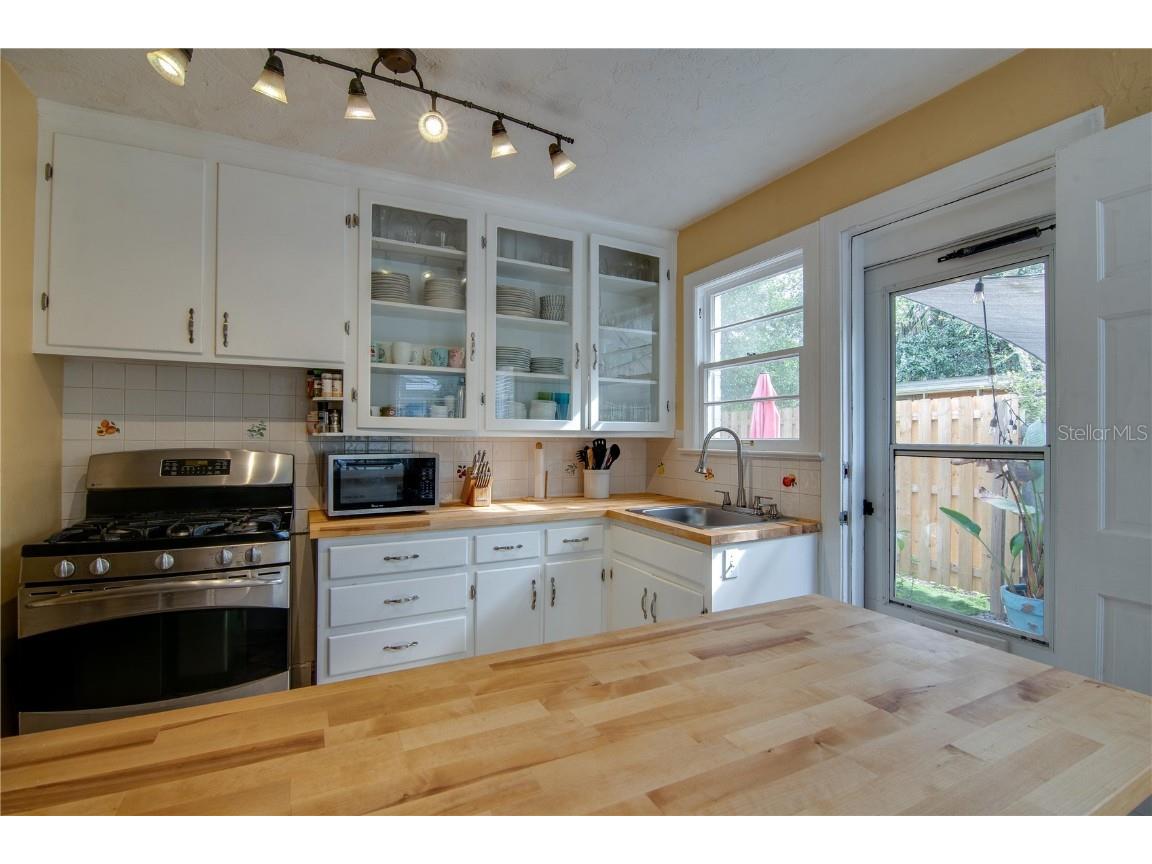 407 NE 8th Street Gainesville FL 32601 GC535267 image21