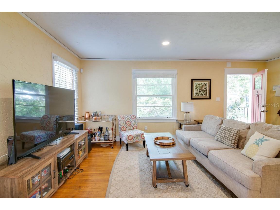 407 NE 8th Street Gainesville FL 32601 GC535267 image5