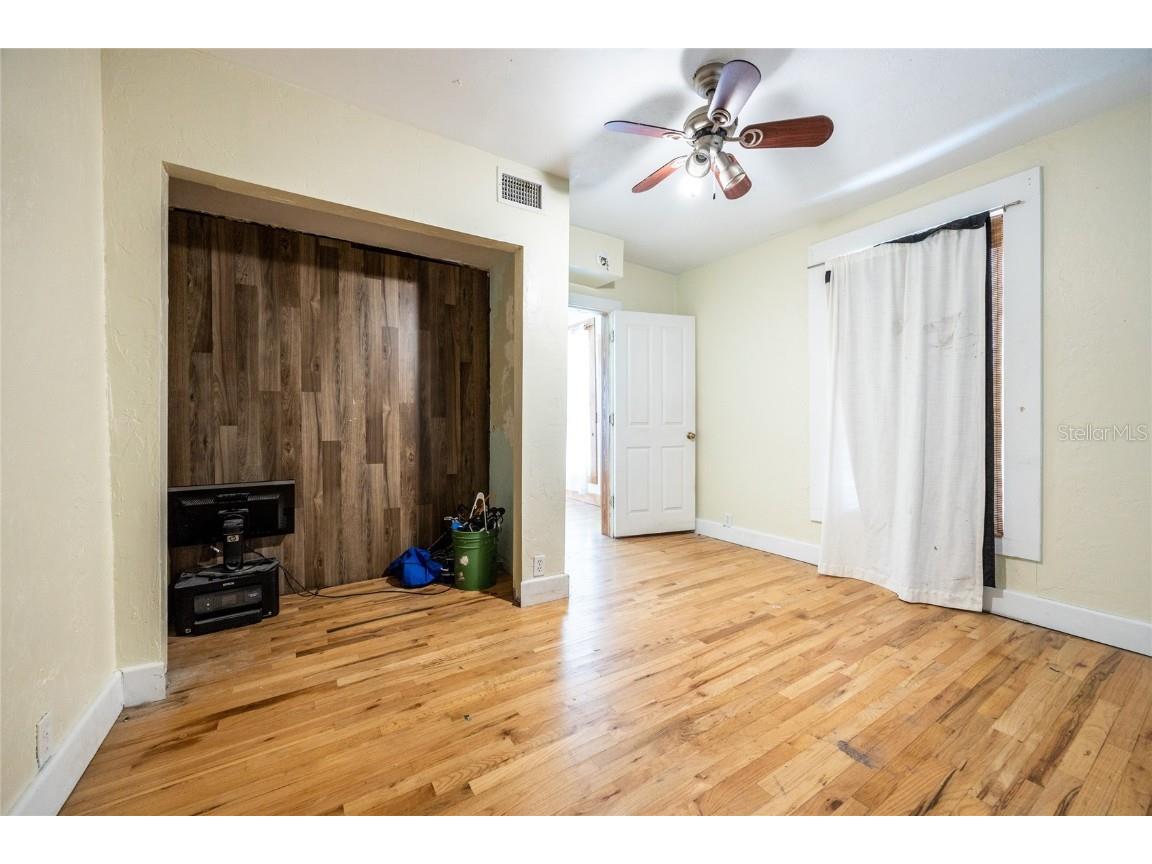 407 NW 8th Street Gainesville FL 32601 GC531968 image12