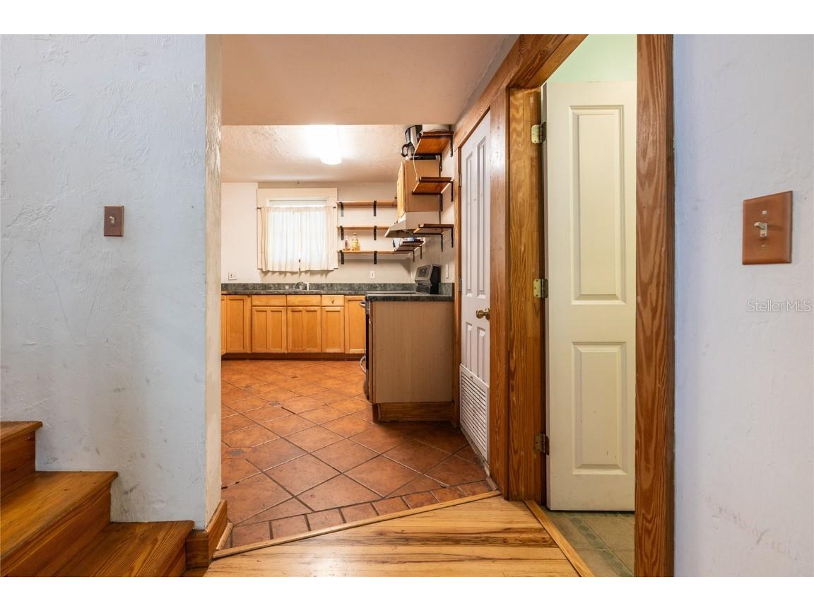 407 NW 8th Street Gainesville FL 32601 GC531968 image17