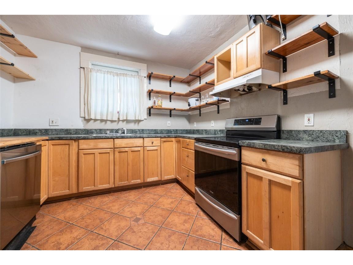 407 NW 8th Street Gainesville FL 32601 GC531968 image20