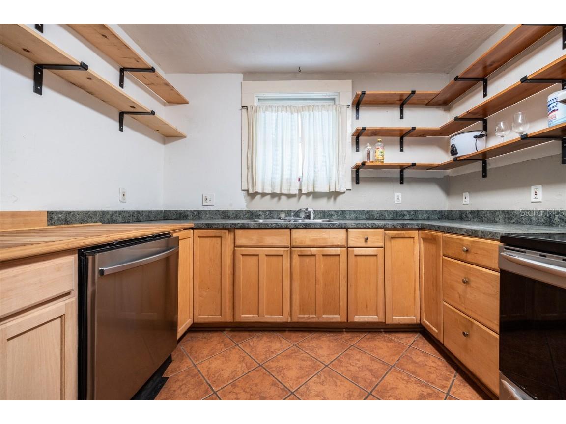 407 NW 8th Street Gainesville FL 32601 GC531968 image22