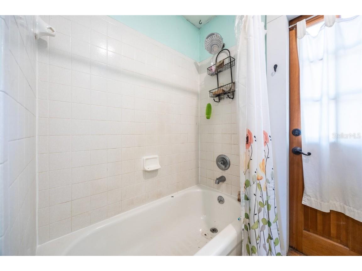 407 NW 8th Street Gainesville FL 32601 GC531968 image24