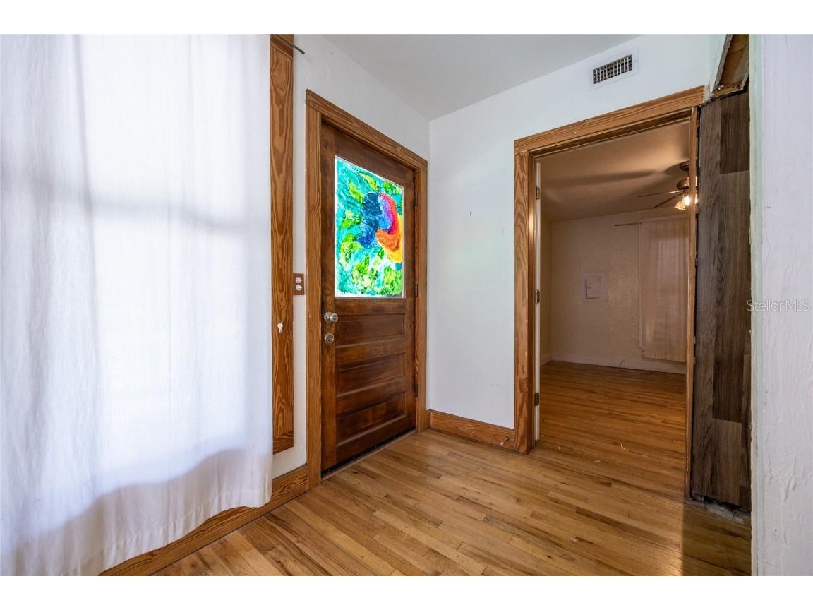 407 NW 8th Street Gainesville FL 32601 GC531968 image3