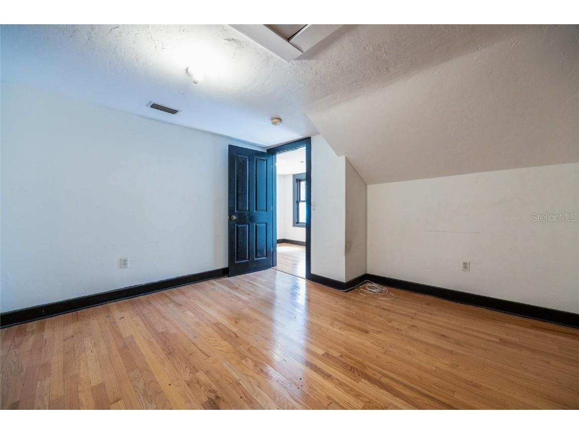 407 NW 8th Street Gainesville FL 32601 GC531968 image31