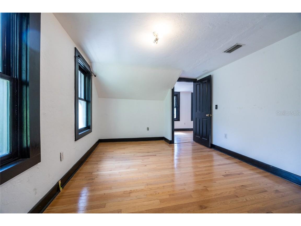 407 NW 8th Street Gainesville FL 32601 GC531968 image36