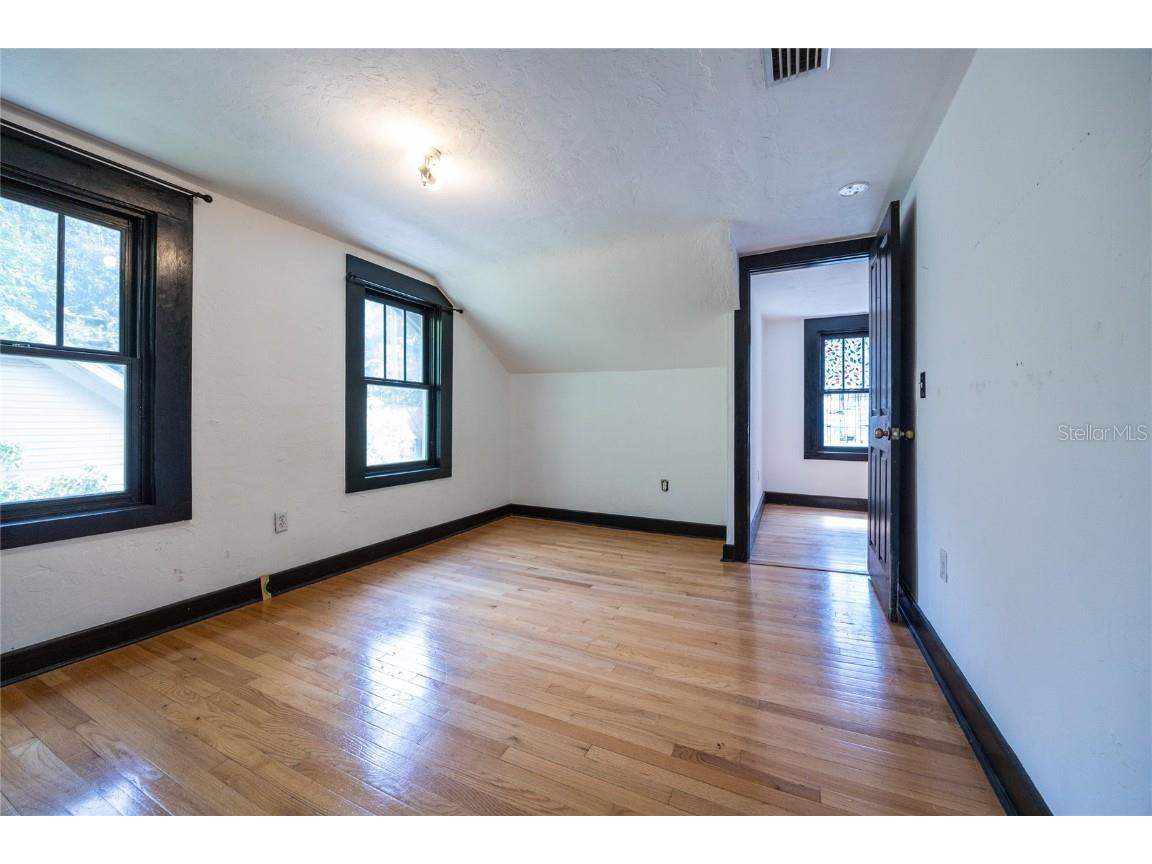 407 NW 8th Street Gainesville FL 32601 GC531968 image37