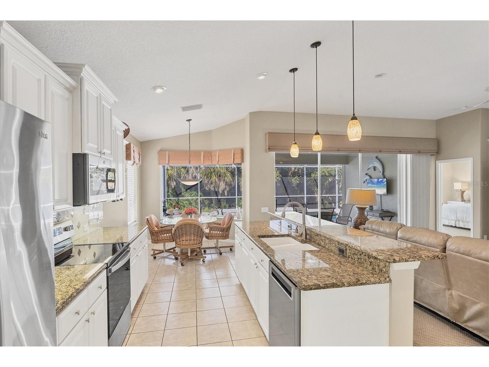 407 Pinewood Lake Drive Venice FL 34285 N6142446 image12