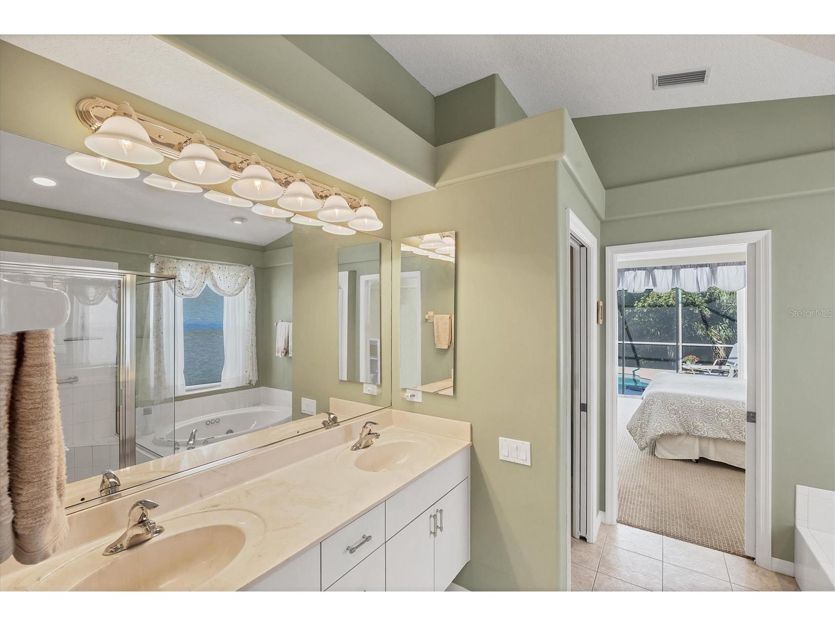 407 Pinewood Lake Drive Venice FL 34285 N6142446 image49