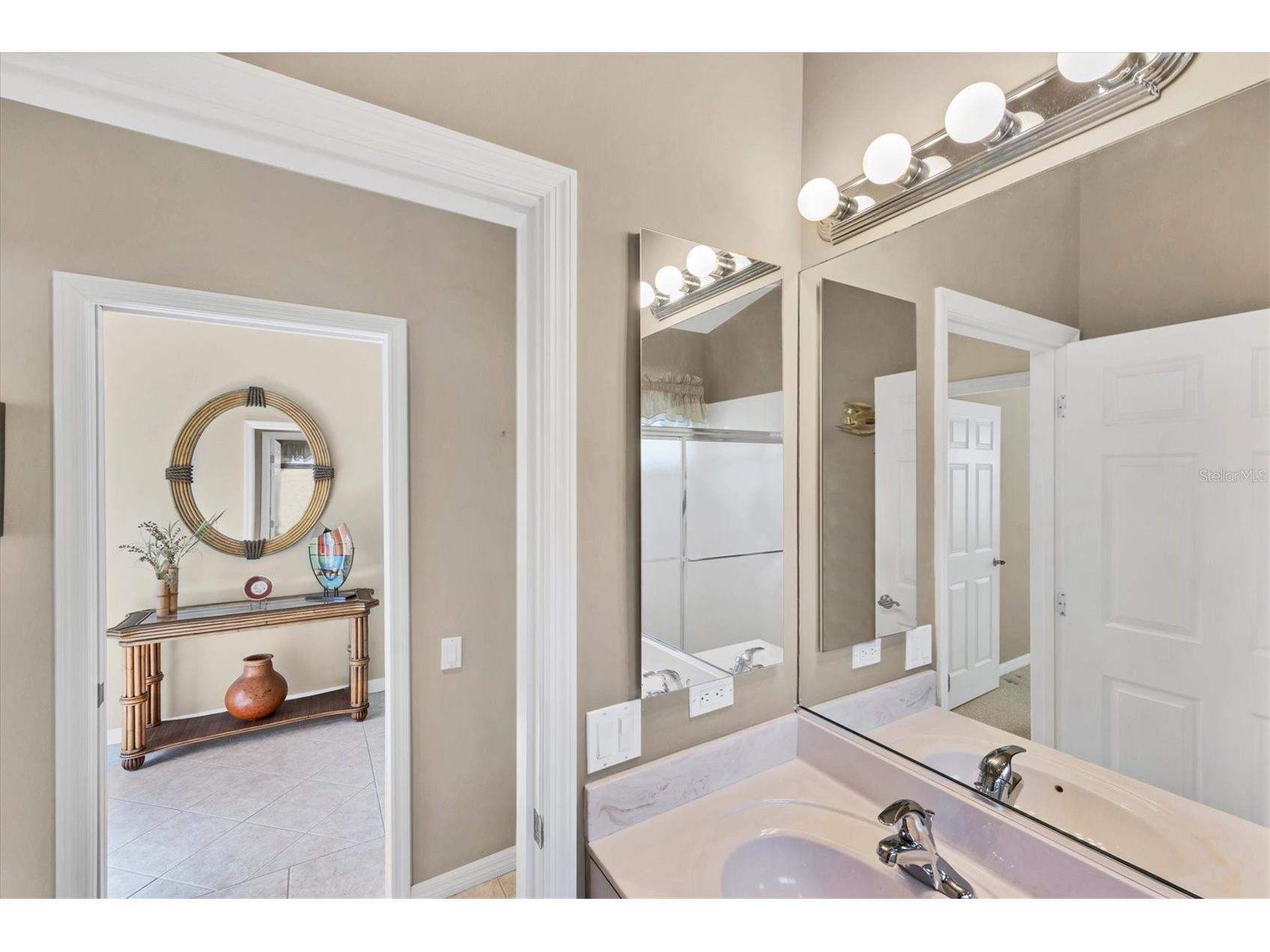 407 Pinewood Lake Drive Venice FL 34285 N6142446 image58