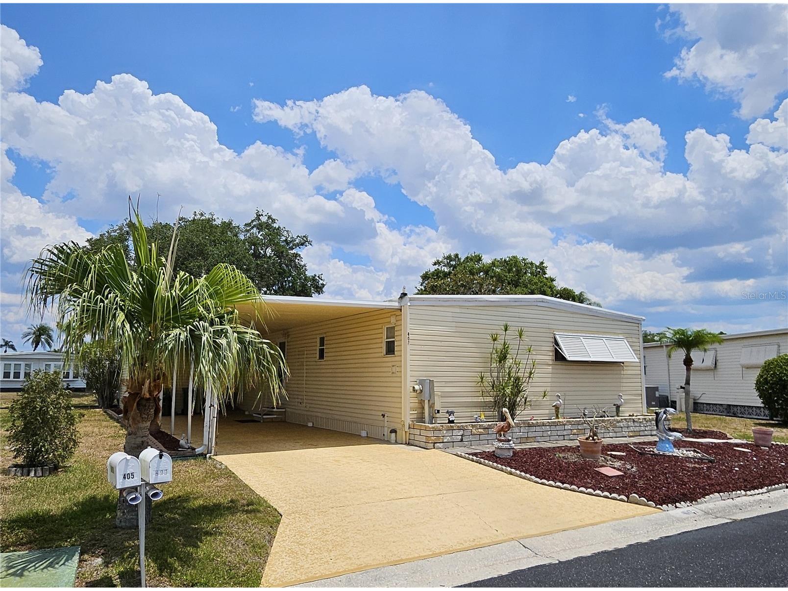 407 White Oak Way Sarasota FL 34237 A4612495 image1