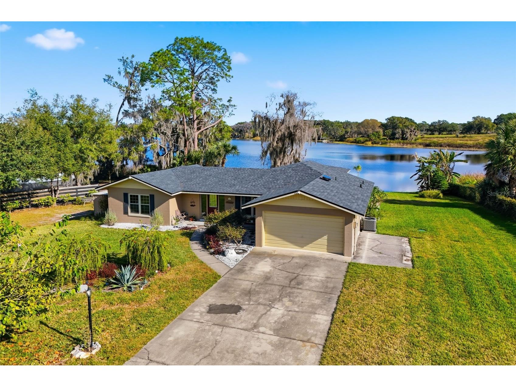 40700 Long Island Drive Umatilla FL 32784 G5106149 image1