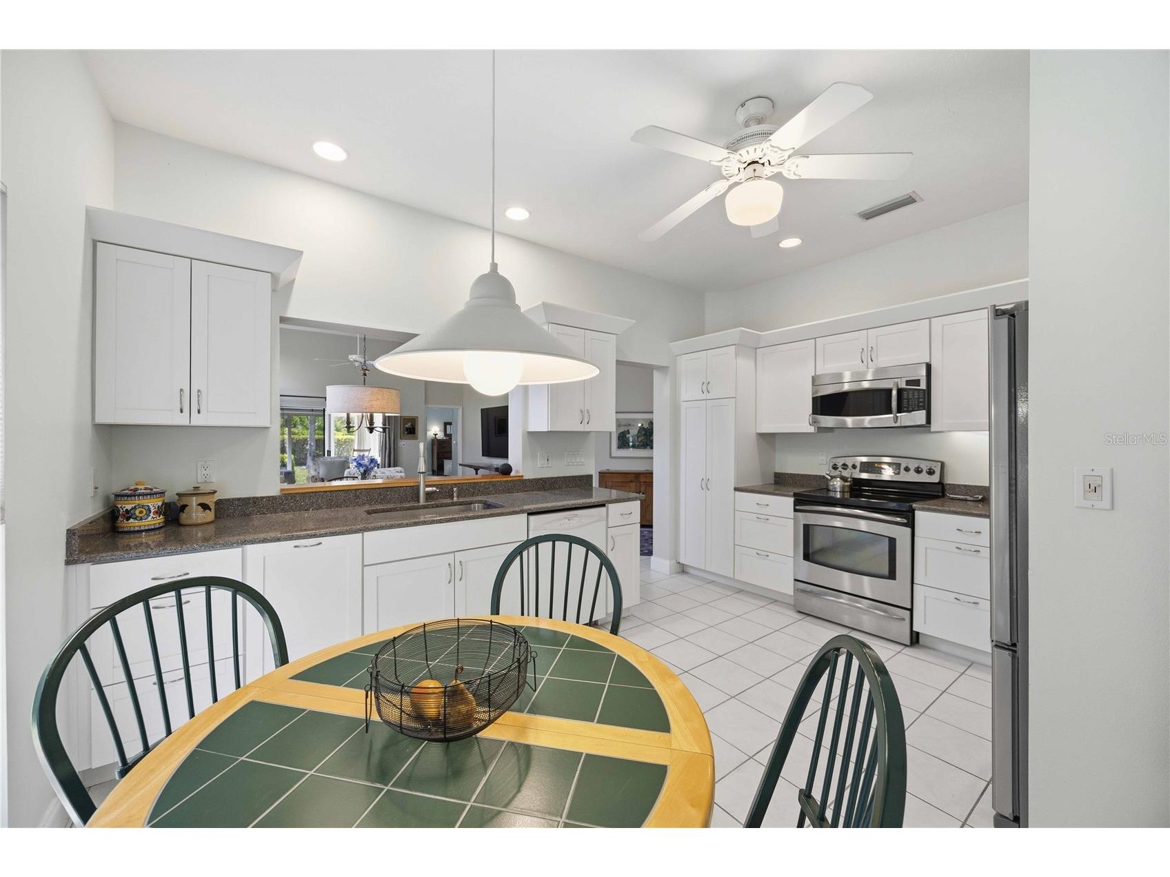 4072 Jardin Lane Sarasota FL 34238 A4691297 image9