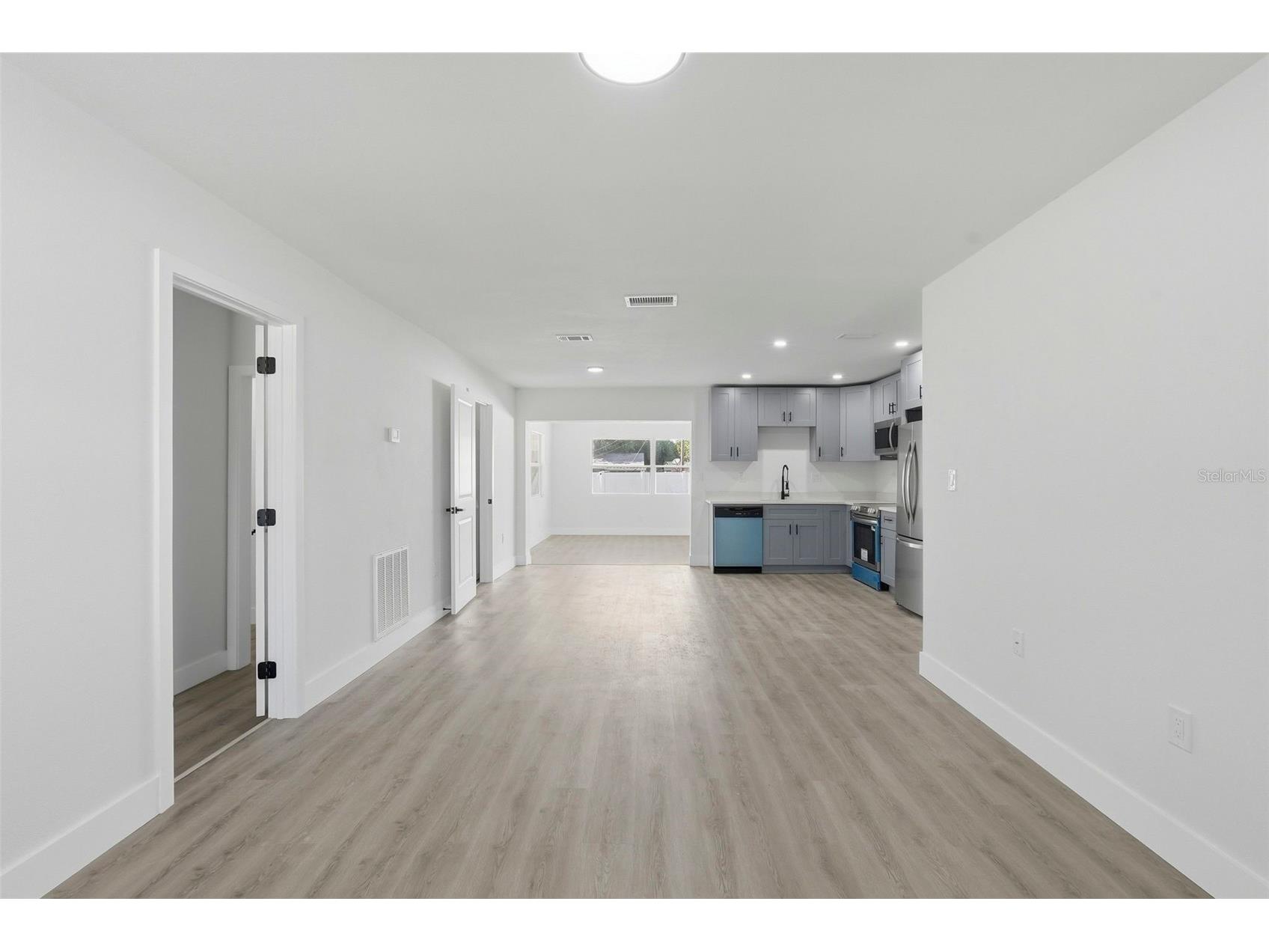 4075 38th Avenue N Saint Petersburg FL 33713 TB8497767 image5