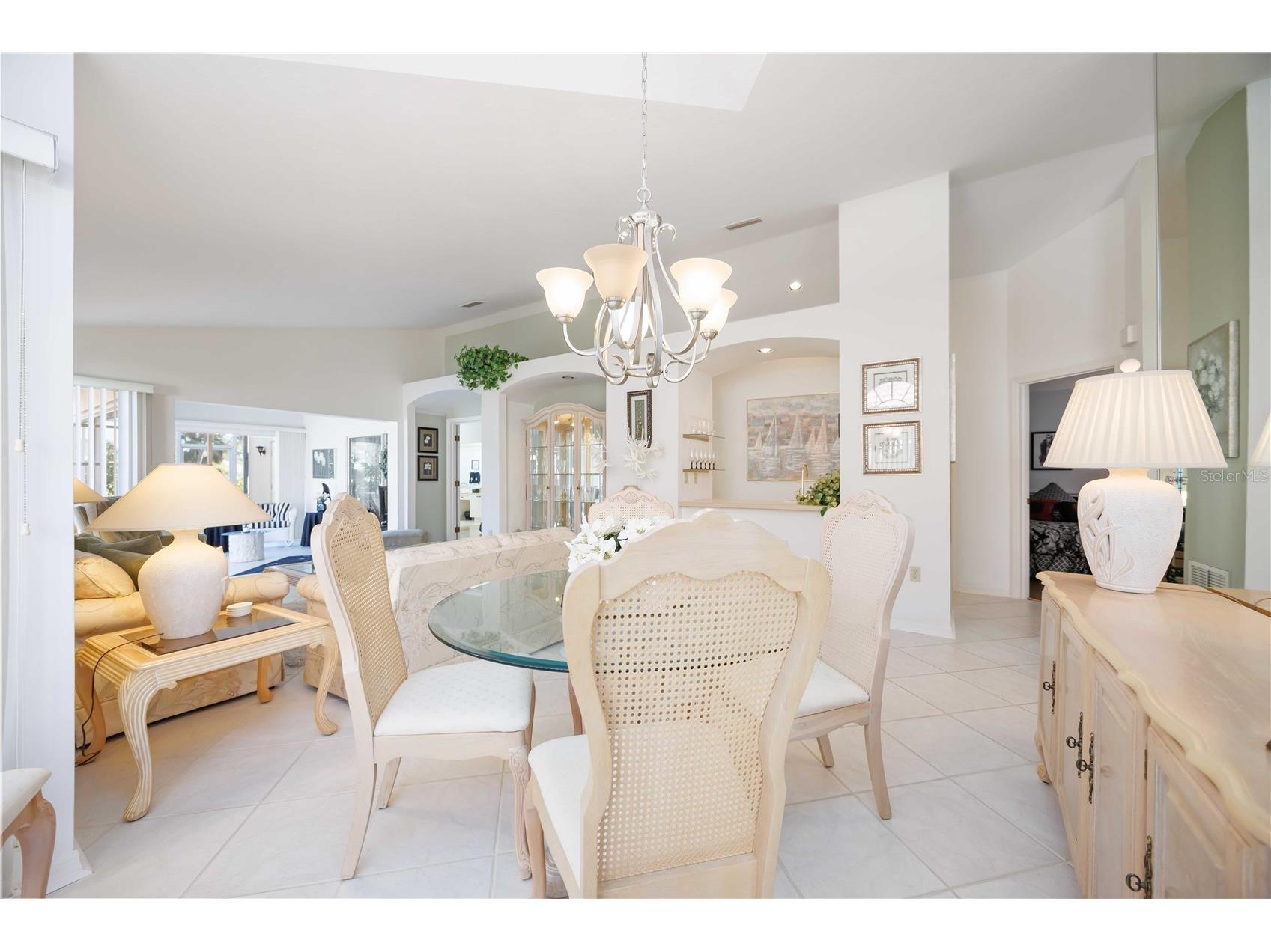 4076 Lyndhurst Court Sarasota FL 34235 A4681141 image13