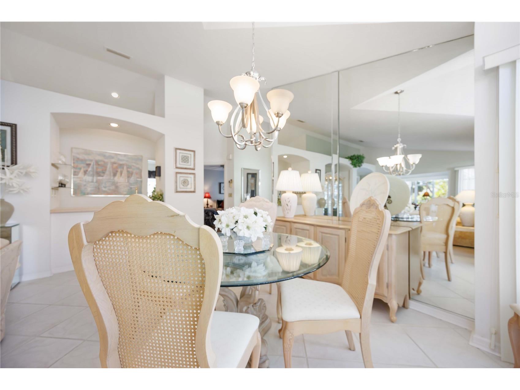 4076 Lyndhurst Court Sarasota FL 34235 A4681141 image14