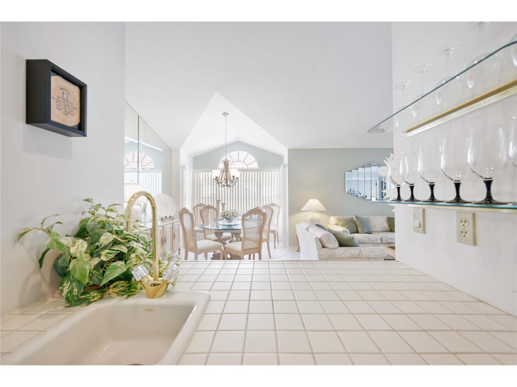 4076 Lyndhurst Court Sarasota FL 34235 A4681141 image15