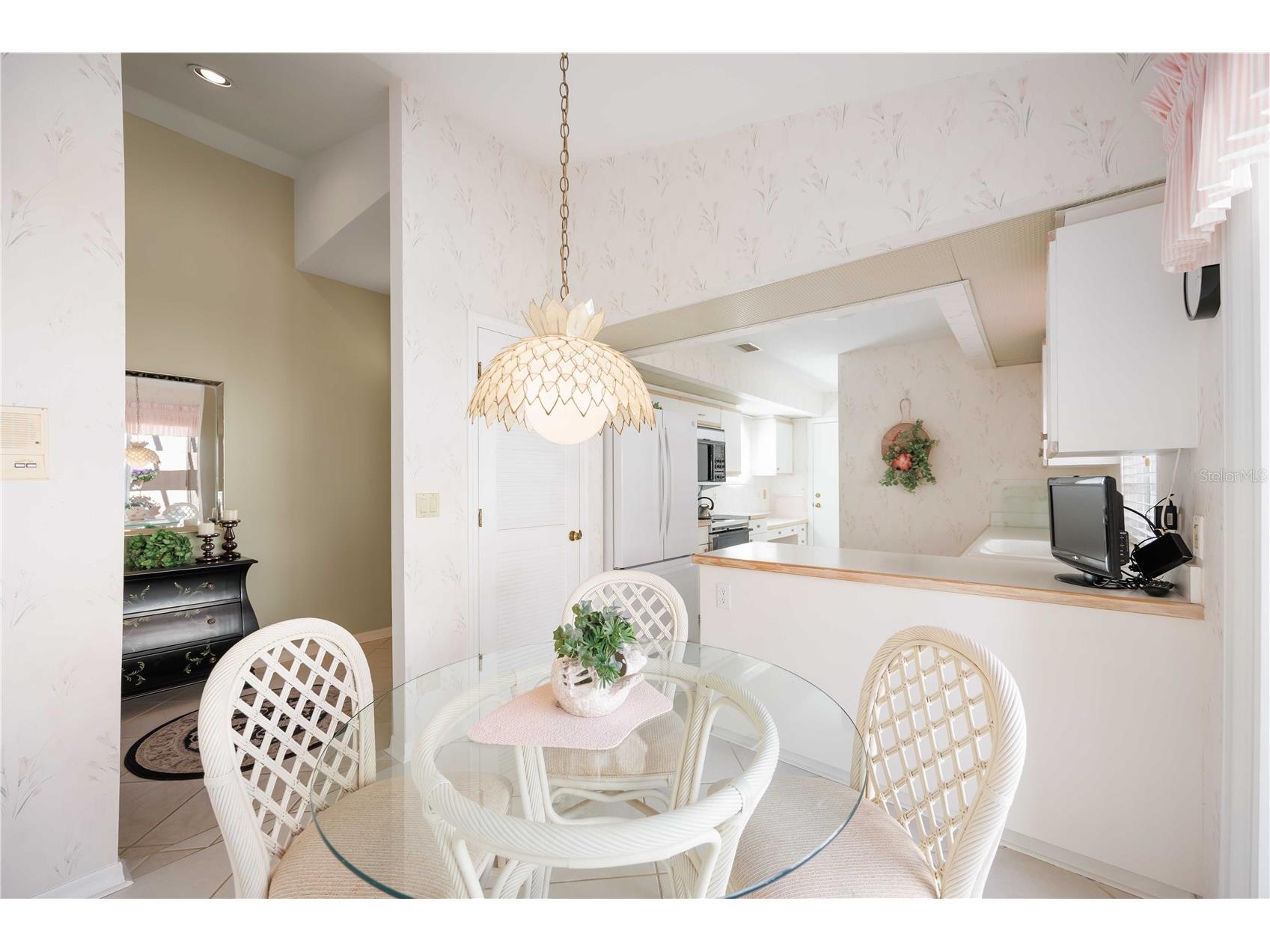 4076 Lyndhurst Court Sarasota FL 34235 A4681141 image17