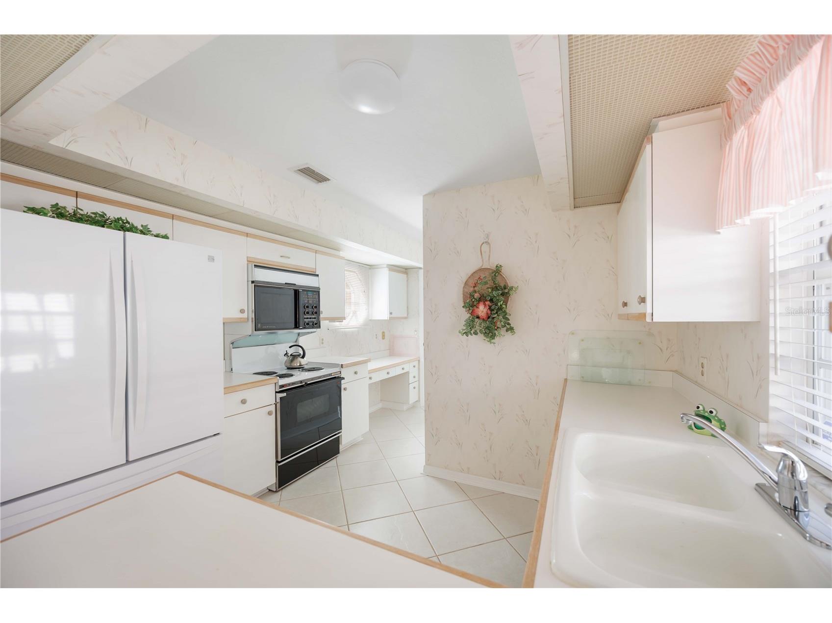 4076 Lyndhurst Court Sarasota FL 34235 A4681141 image19