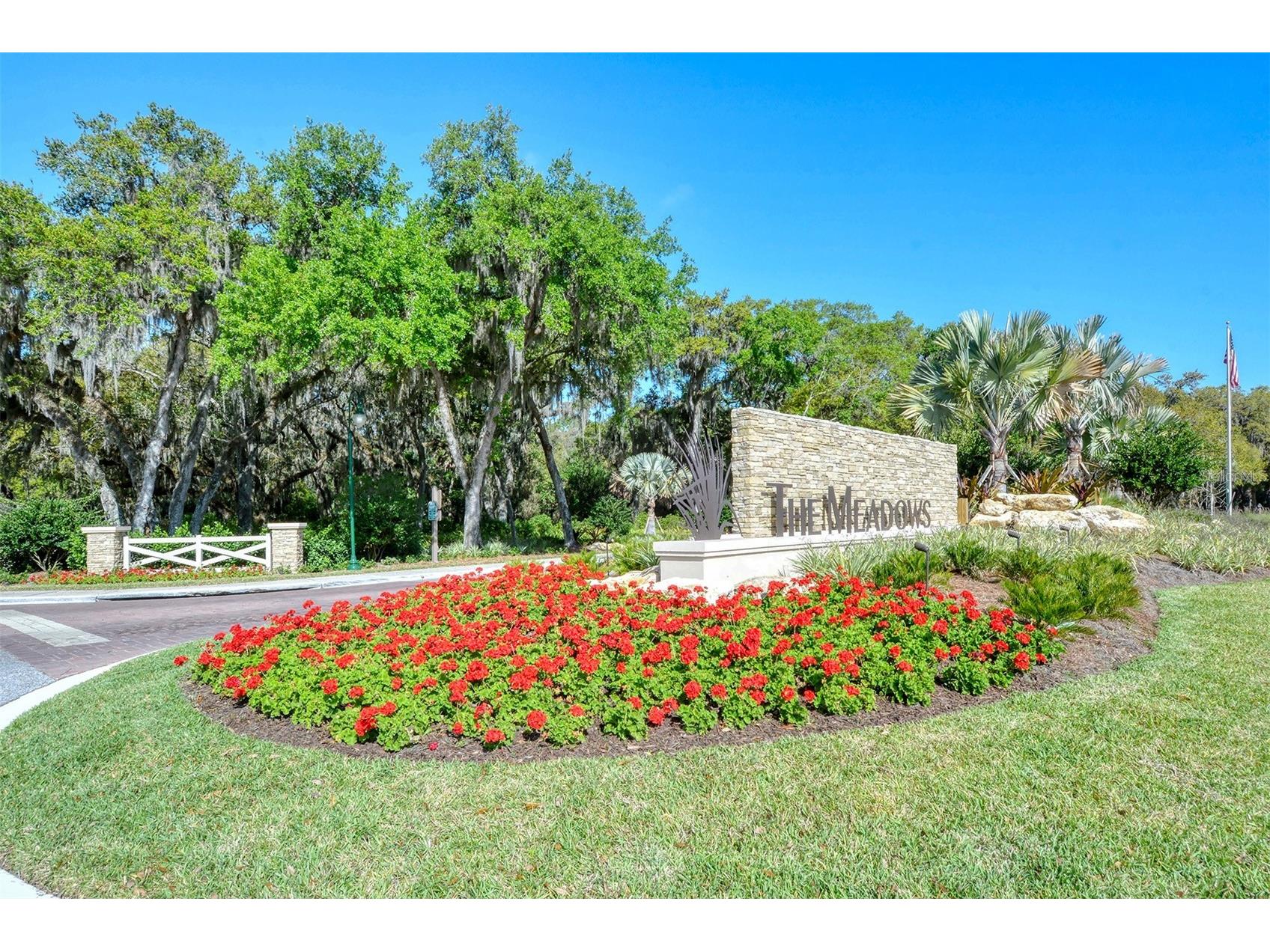 4076 Lyndhurst Court Sarasota FL 34235 A4681141 image2