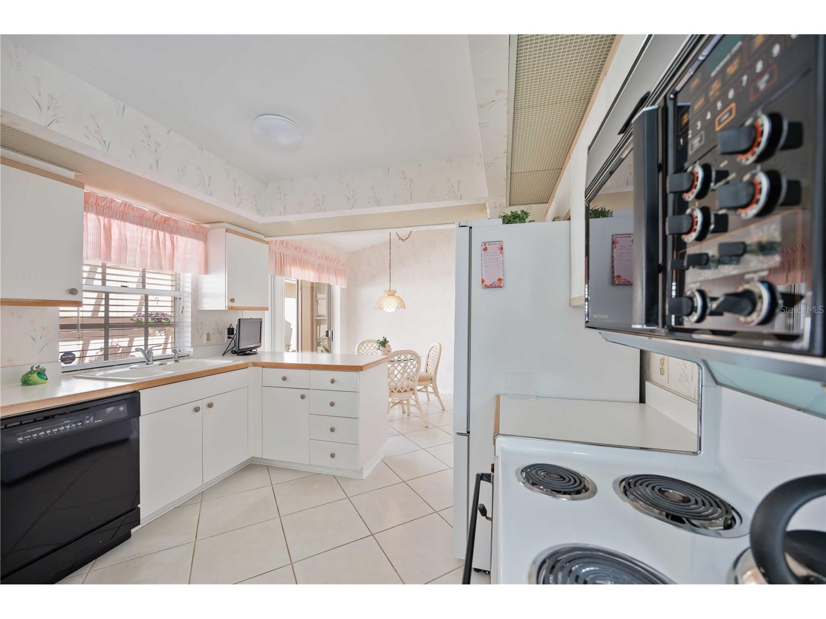 4076 Lyndhurst Court Sarasota FL 34235 A4681141 image20