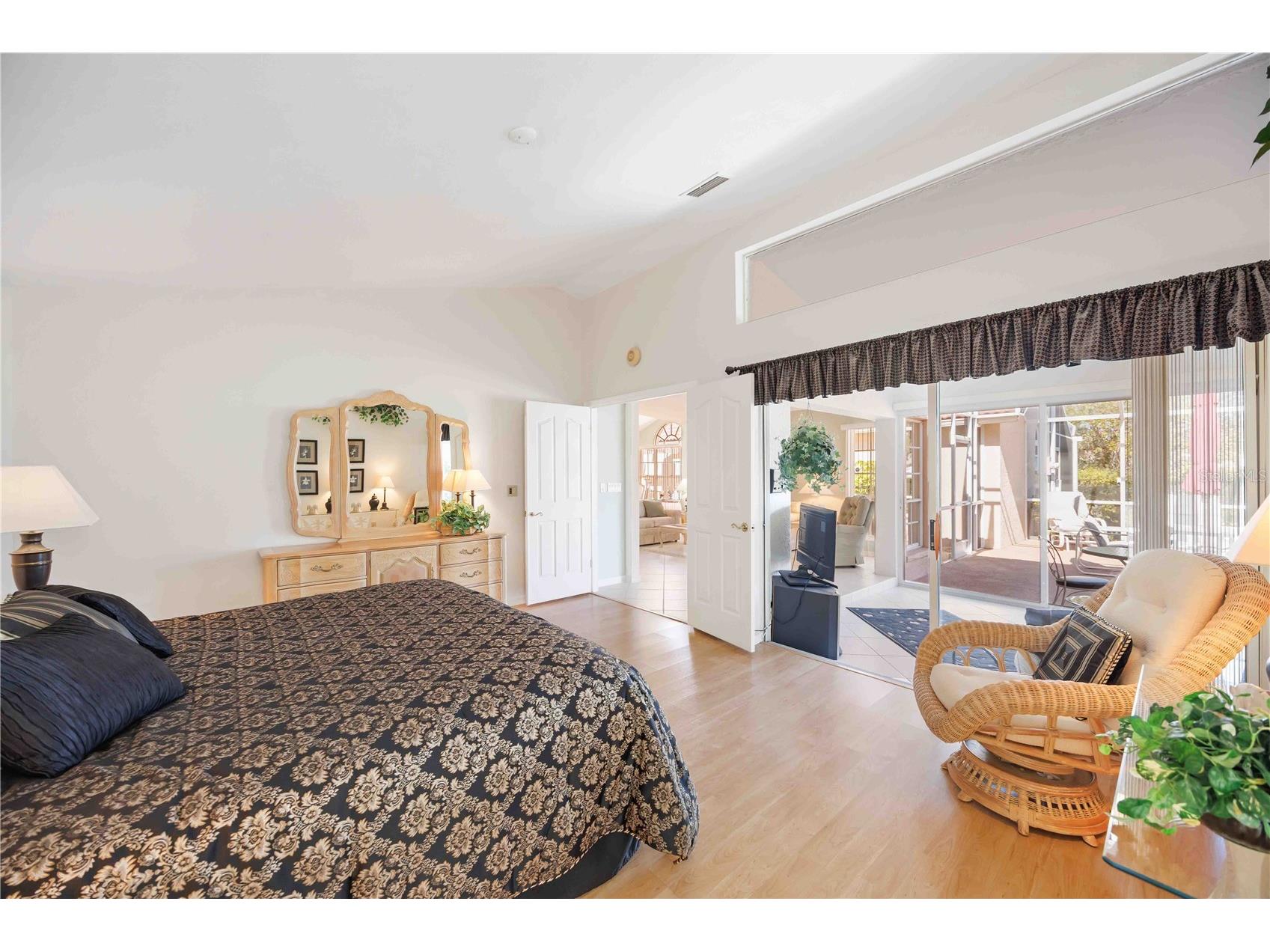 4076 Lyndhurst Court Sarasota FL 34235 A4681141 image25