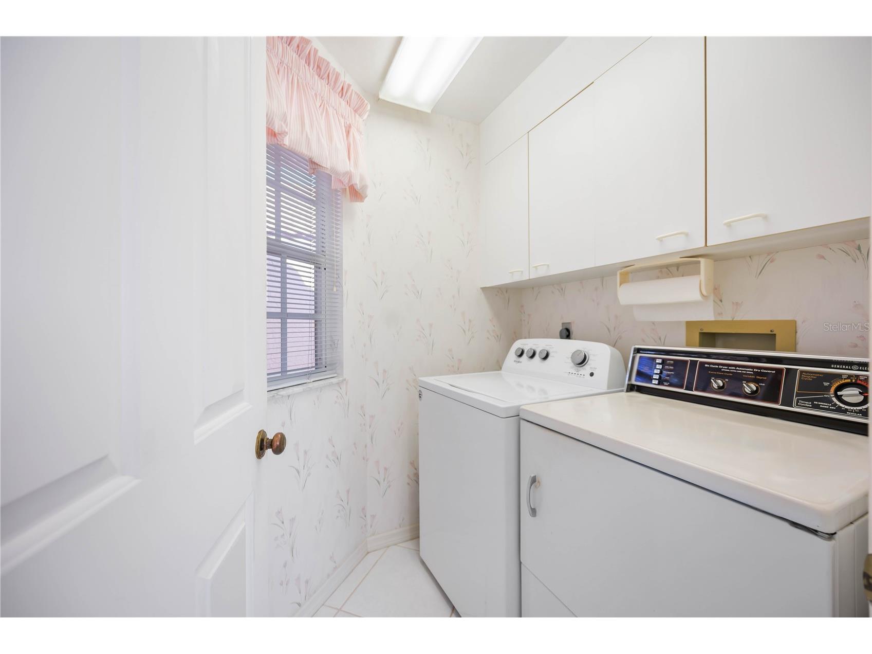 4076 Lyndhurst Court Sarasota FL 34235 A4681141 image32