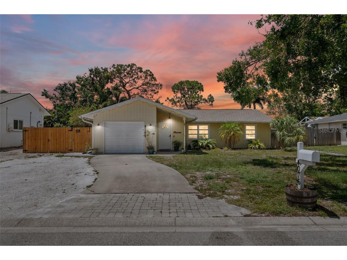 4076 Vana Drive Sarasota FL 34241 A4654283 image1