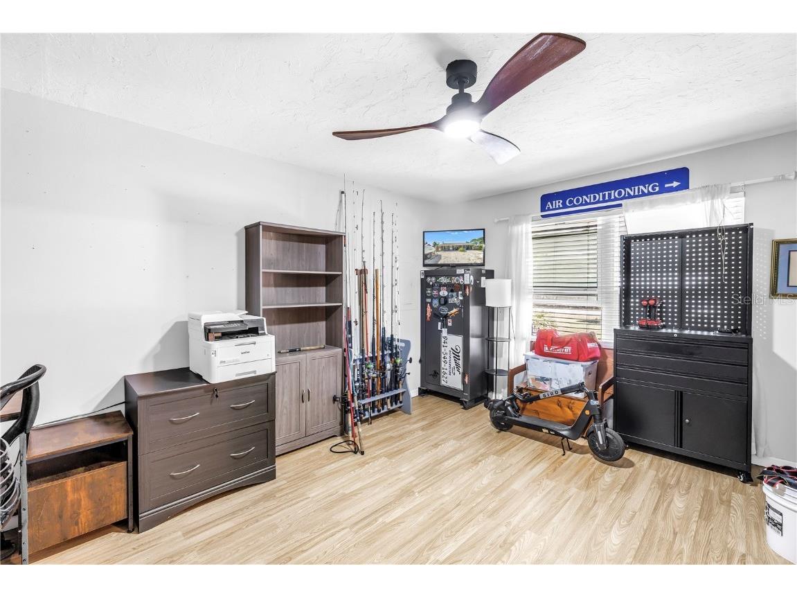 4078 Groveland Avenue Sarasota FL 34231 A4669478 image17