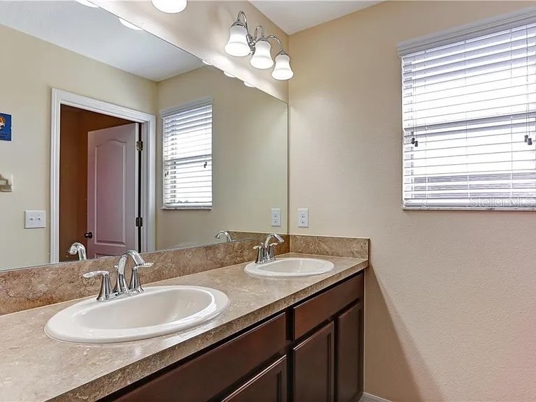 408 19th Street NW Ruskin FL 33570 A4699930 image10