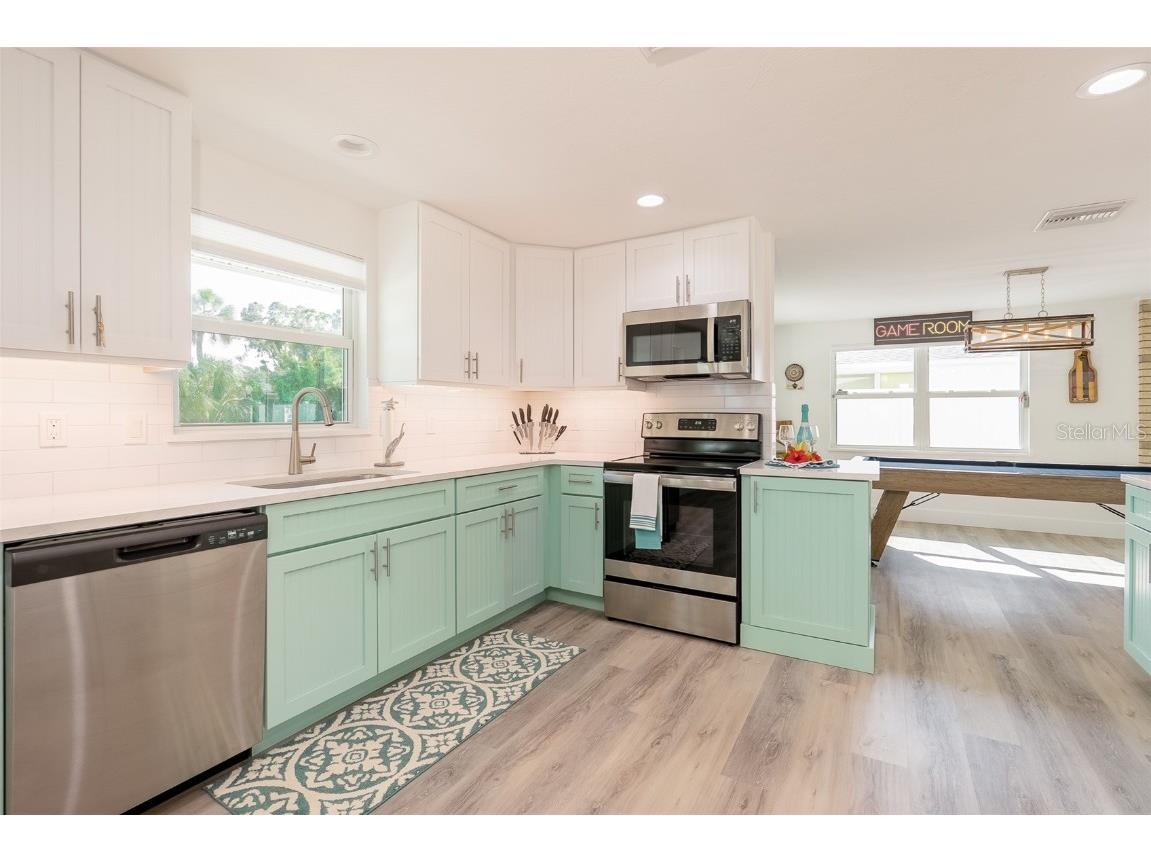 408 71st Street Holmes Beach FL 34217 A4668595 image3