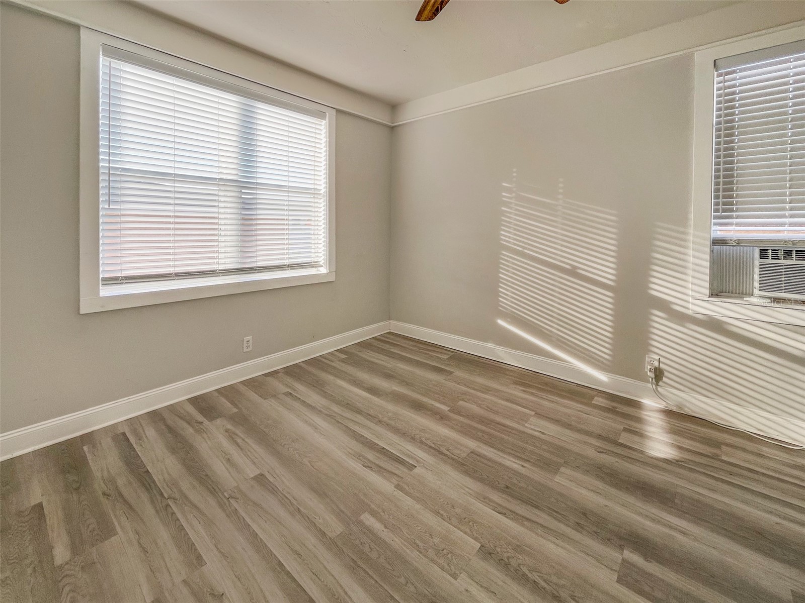 408 Armada Road S #7 Venice FL 34285 A4678996 image5