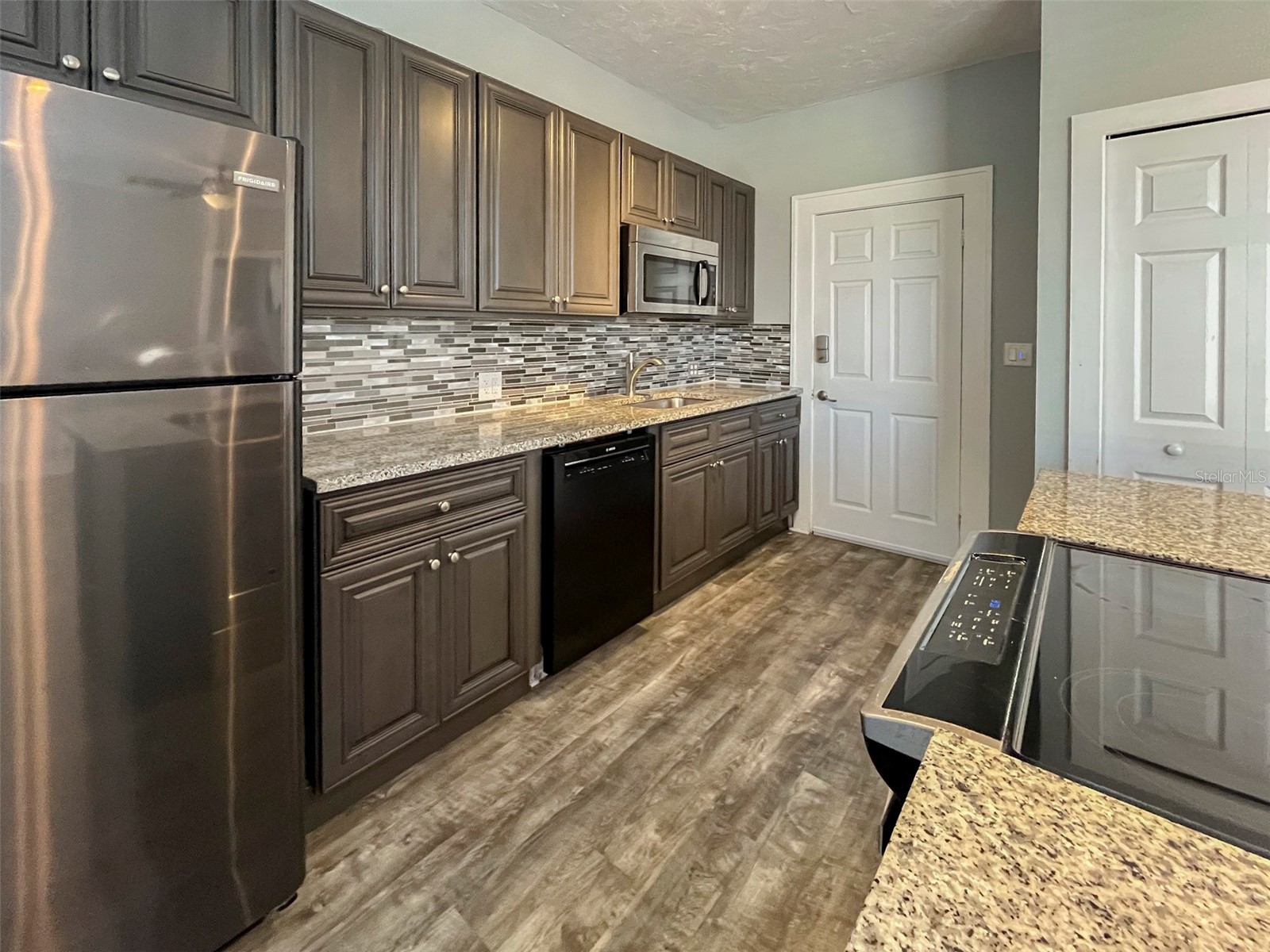 408 Armada Road S #8 Venice FL 34285 A4678998 image4