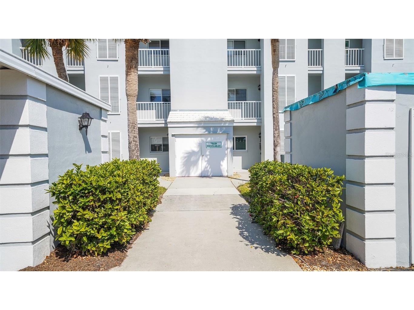 408 Cerromar Circle S #130 Venice FL 34293 A4561180 image1