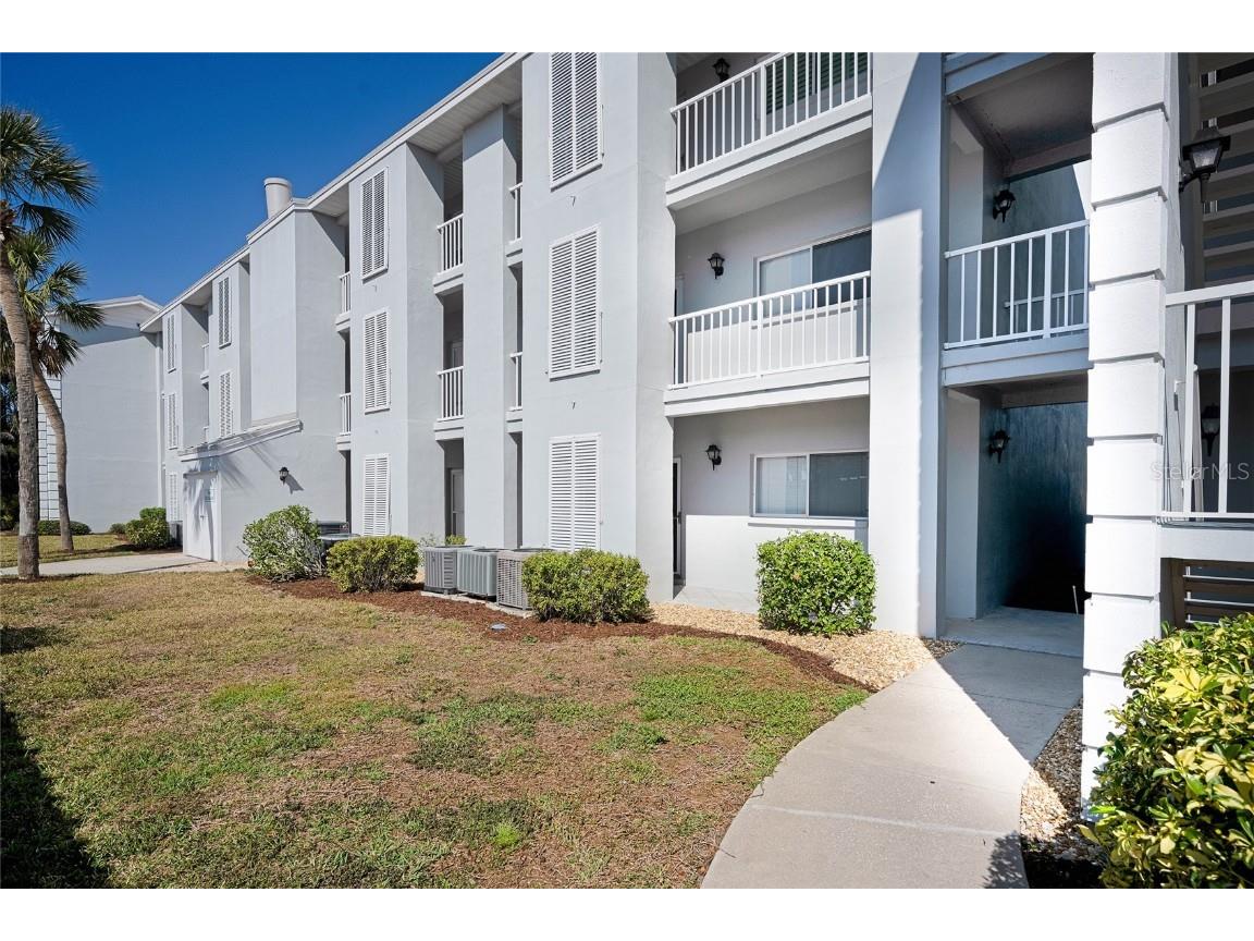 408 Cerromar Circle S #132 Venice FL 34293 N6136667 image1