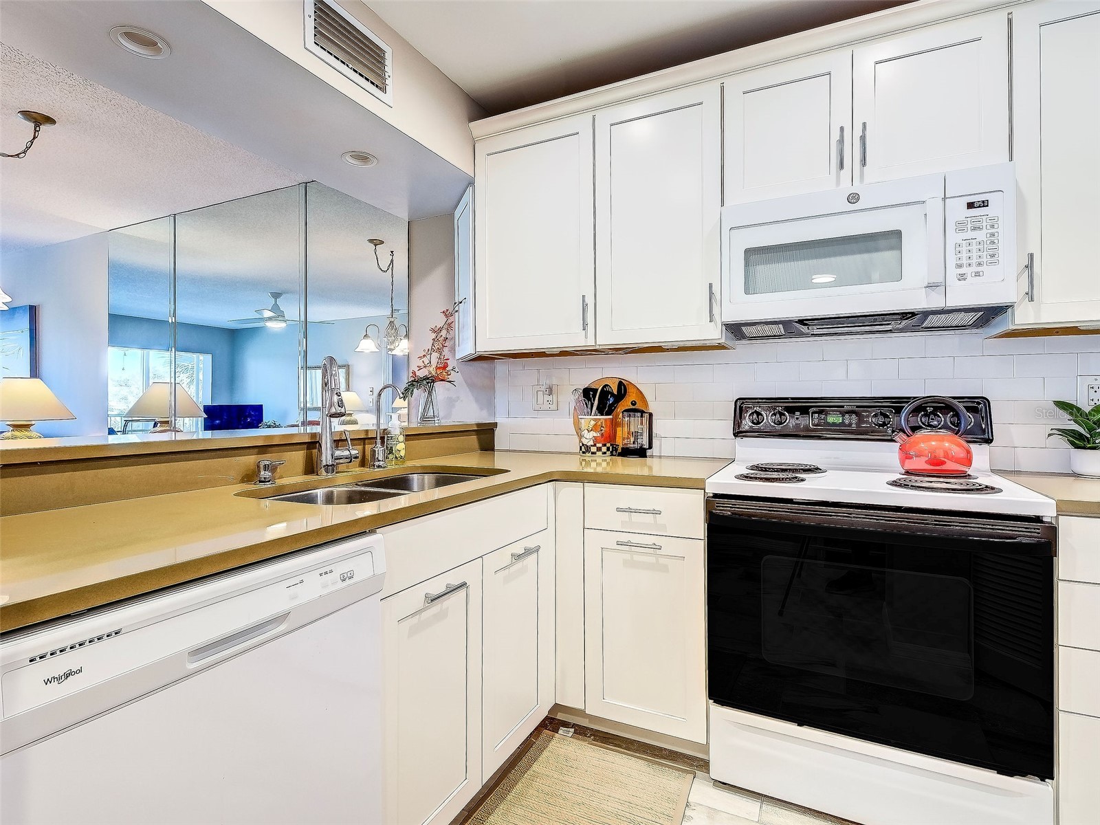 408 Cerromar Circle S #233 Venice FL 34293 N6143243 image9