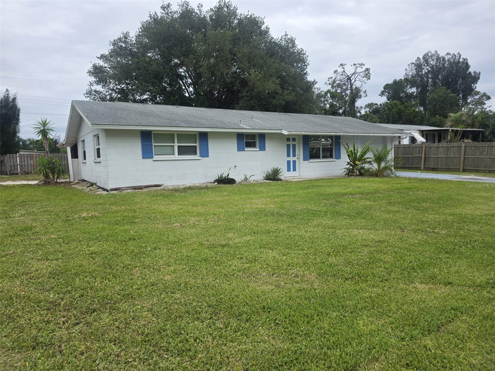 408 Pinewood Avenue Nokomis FL 34275 A4696196 image1