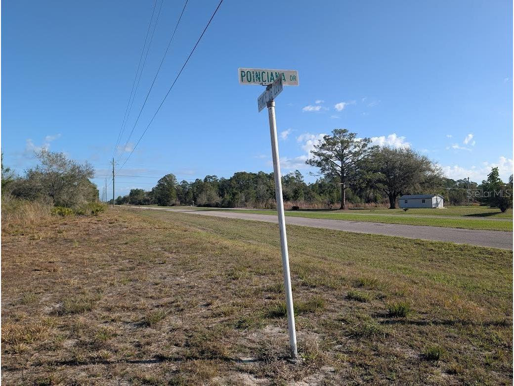 408 Poinciana Drive Indian Lake Estates FL 33855 - LAKE WALK-IN-WATER P4938143 image1