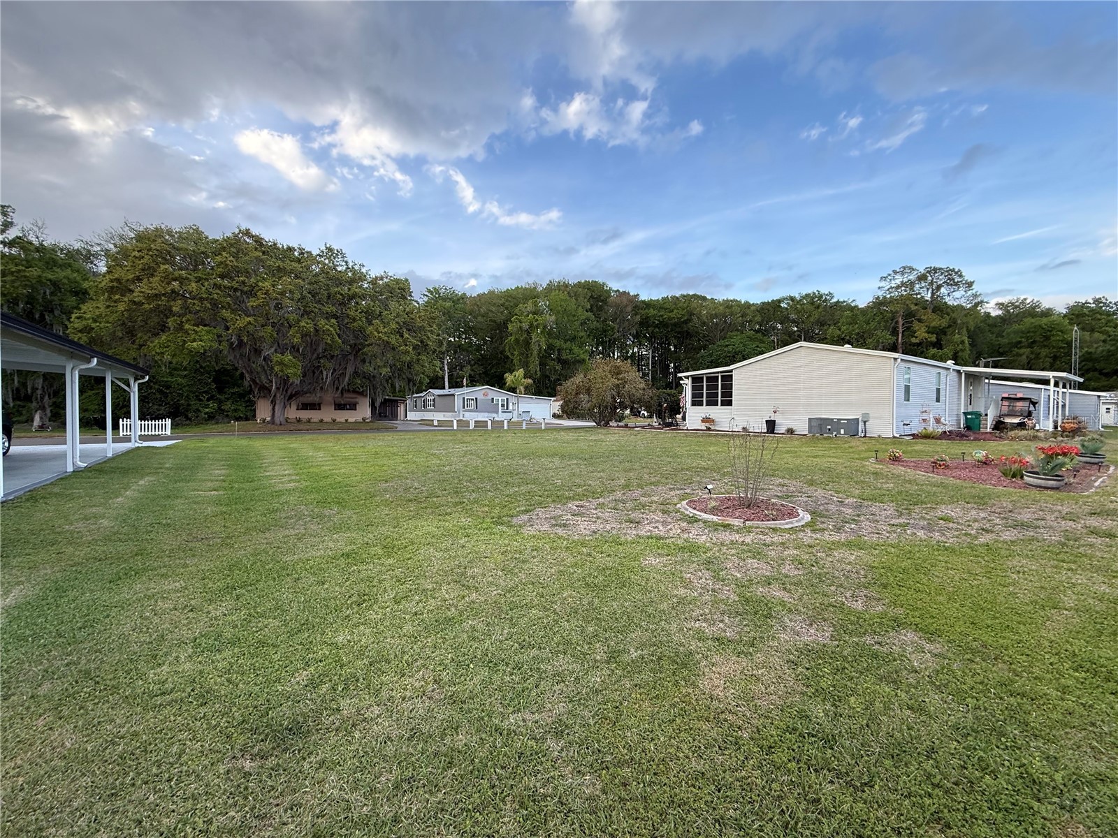 408 Sandalwood Lane Wildwood FL 34785 - LAKE OKAHUMPKA G5110339 image1