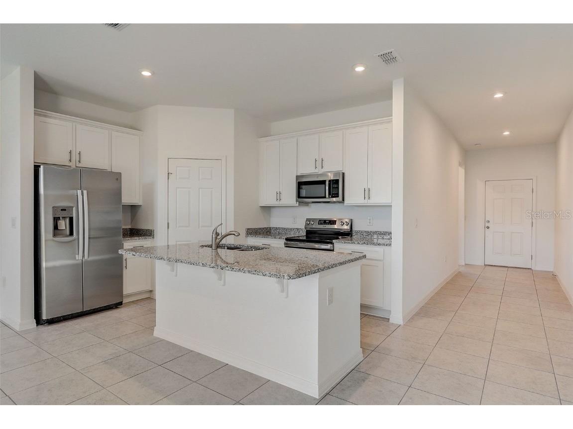 408 Shoreview Sands Avenue Mascotte FL 34753 O6368091 image4