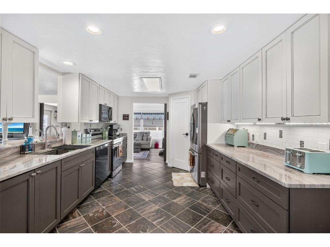 408 Villa Nueva Circle North Port FL 34287 TB8430121 image6