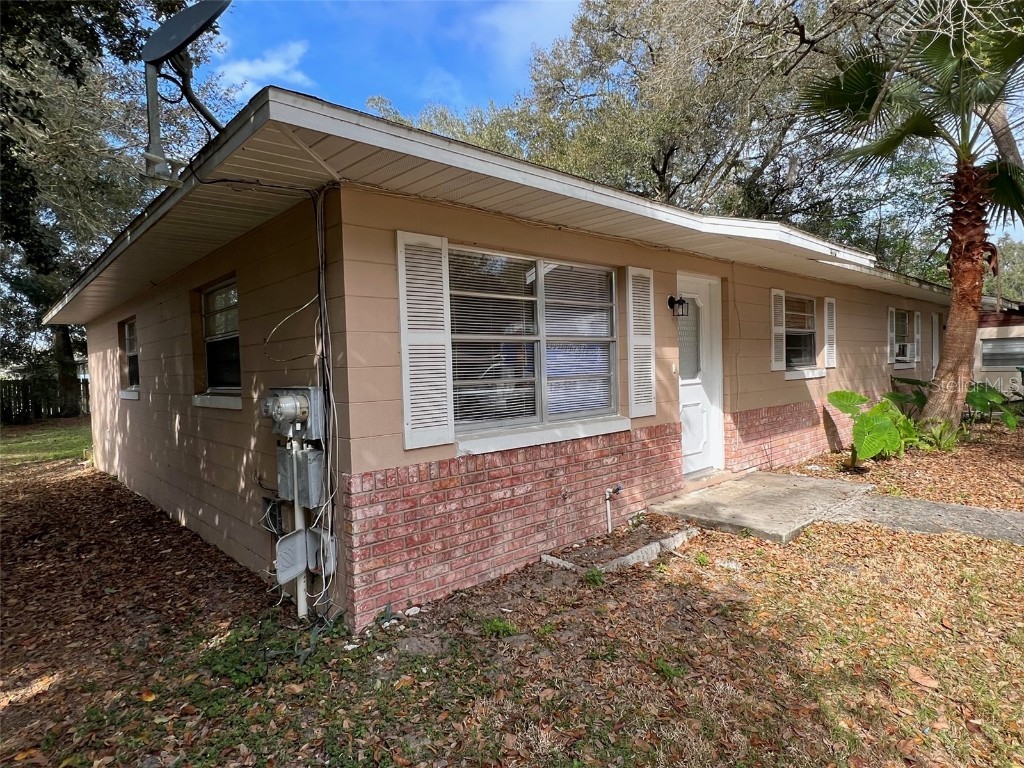 408 Winners Circle Lady Lake FL 32159 OM653177 image1