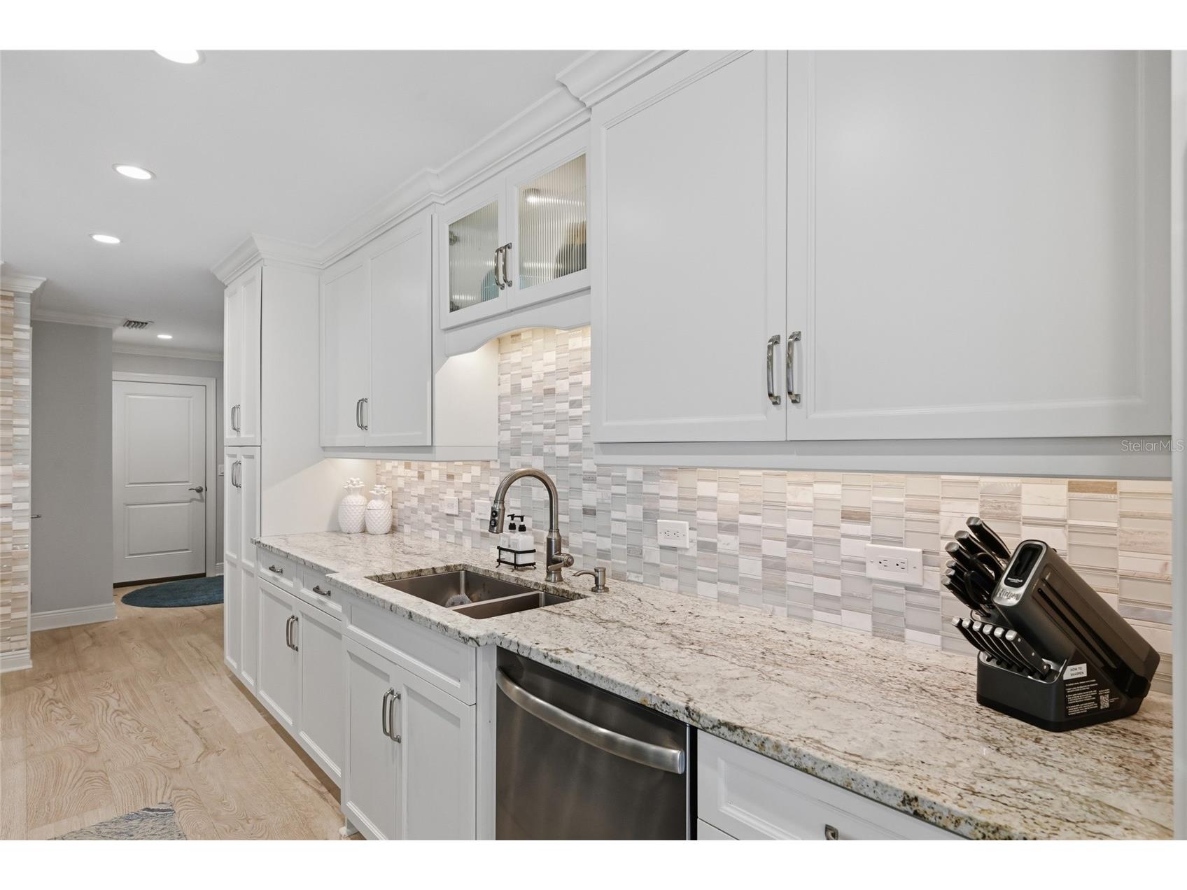 408 Yacht Harbor Drive Osprey FL 34229 - INTRACOASTAL & SARASOTA BAY A4691576 image12