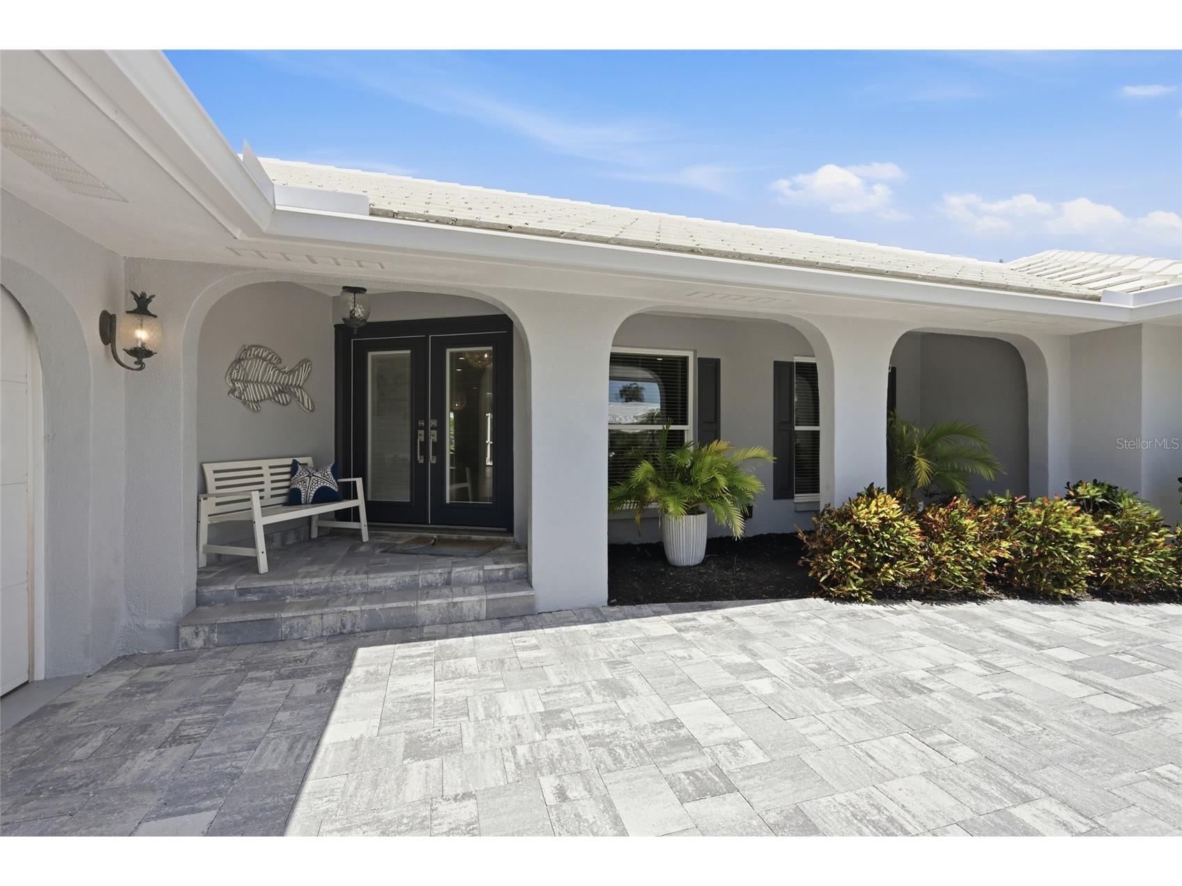 408 Yacht Harbor Drive Osprey FL 34229 - INTRACOASTAL & SARASOTA BAY A4691576 image2