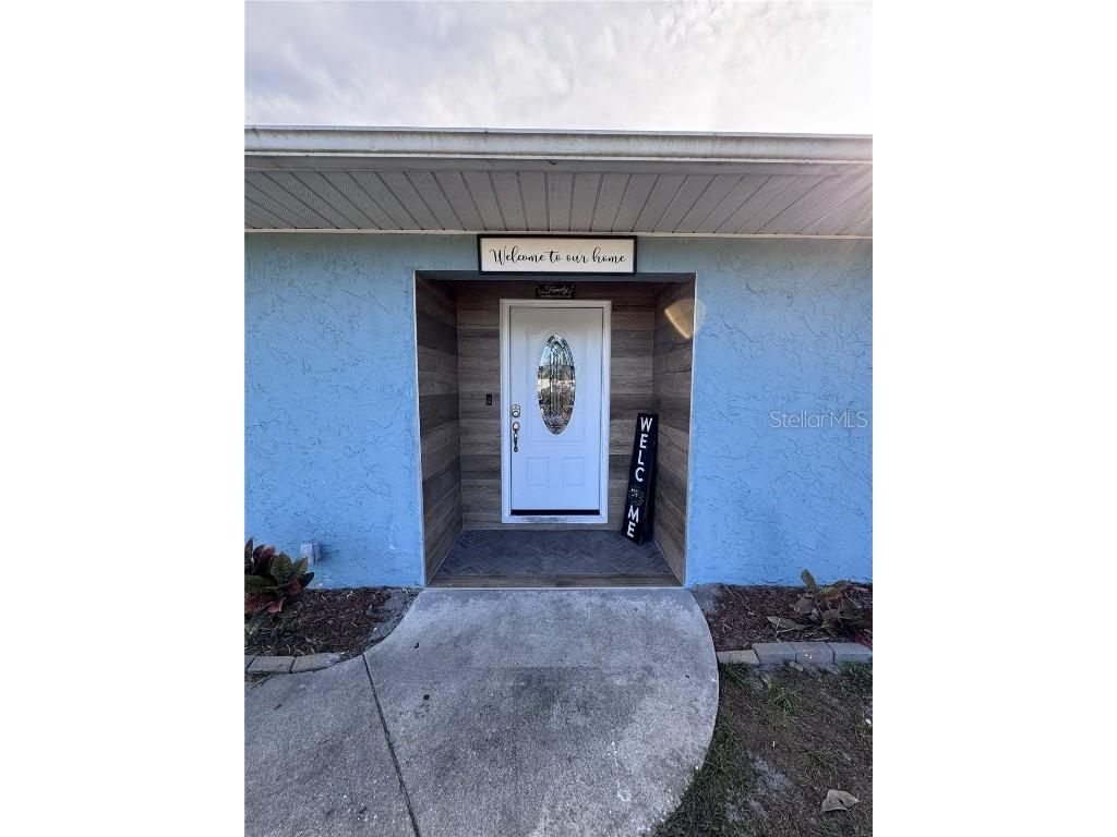 4082 Velarde Lane Sarasota FL 34235 A4673719 image2