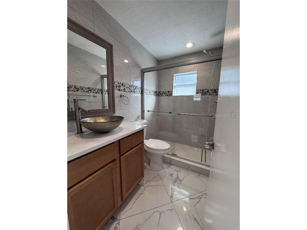 4082 Velarde Lane Sarasota FL 34235 A4673719 image9