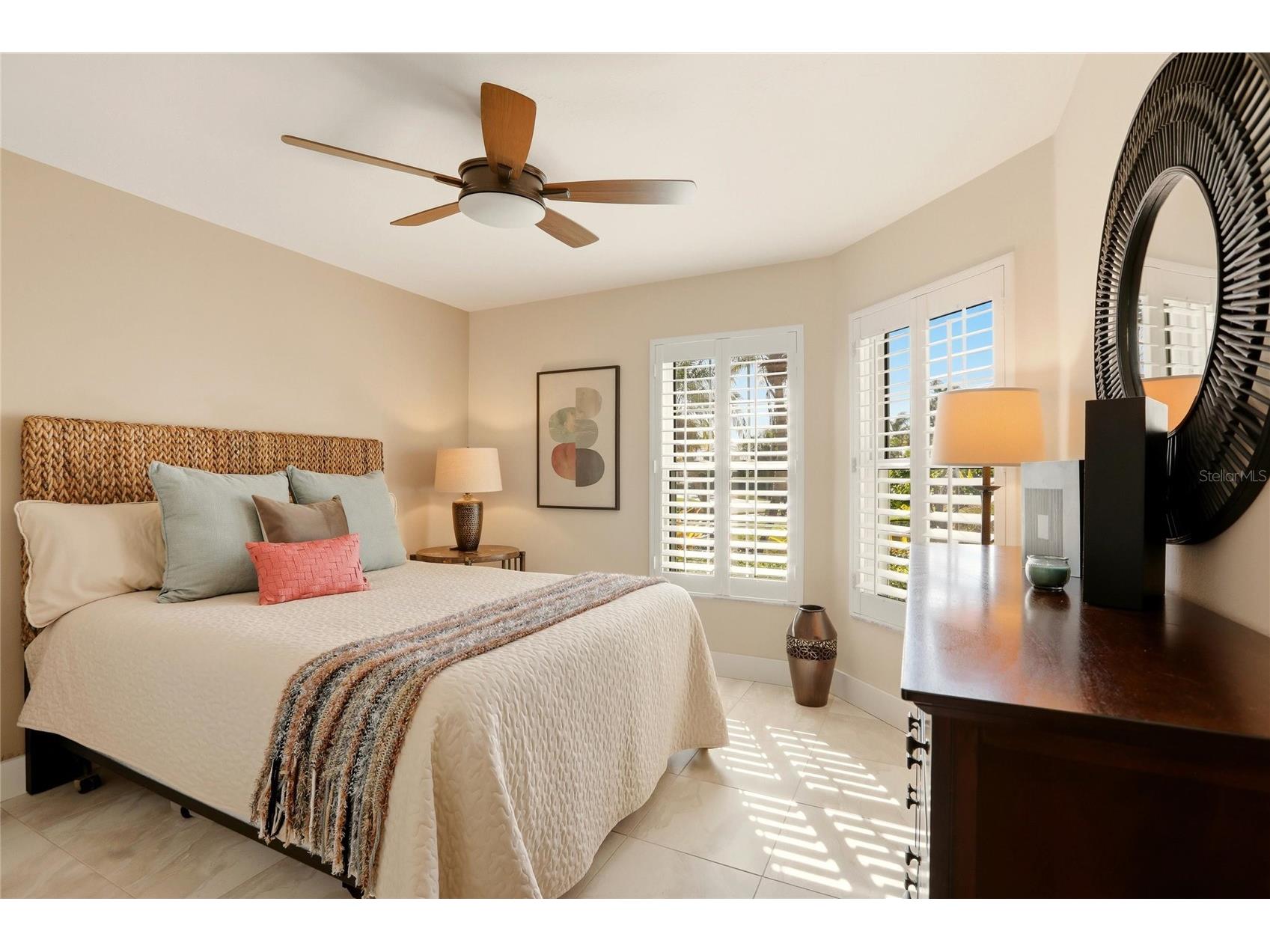 4083 Via Mirada Sarasota FL 34238 A4679398 image21