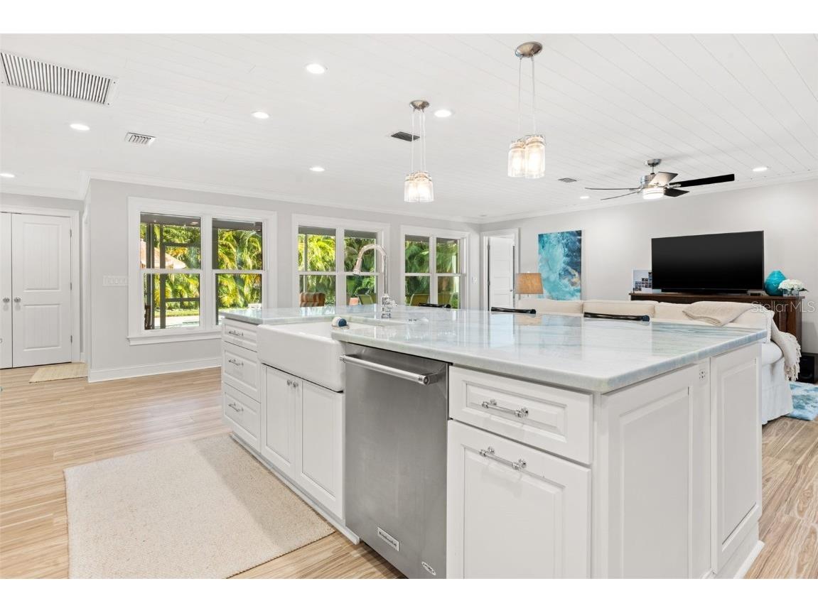 4085 42nd Avenue S Saint Petersburg FL 33711 TB8430497 image18